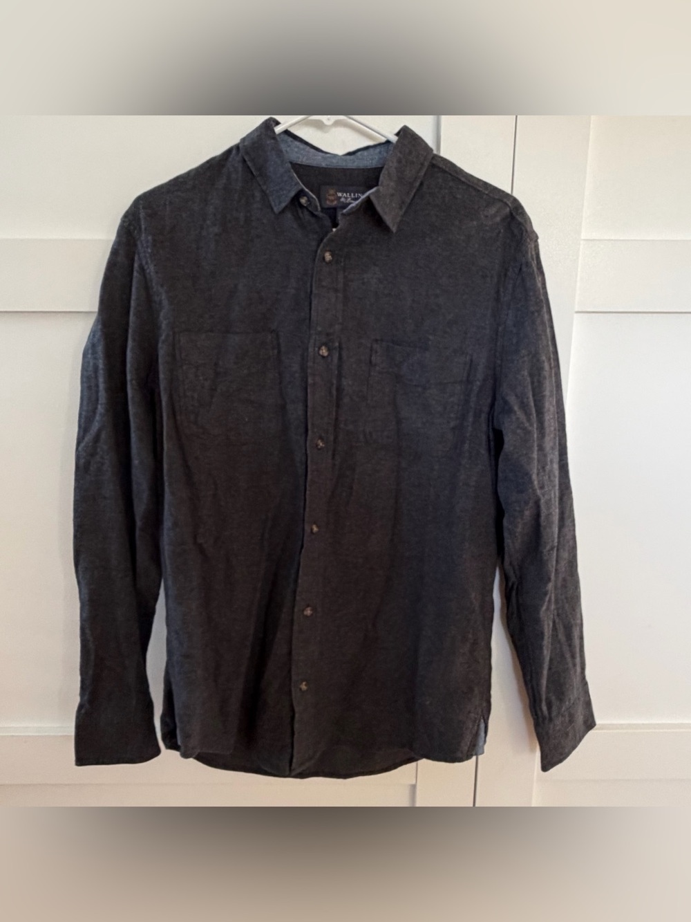Wallin & Bros. Men’s Charcoal Long-Sleeve Button-Up Shirt
